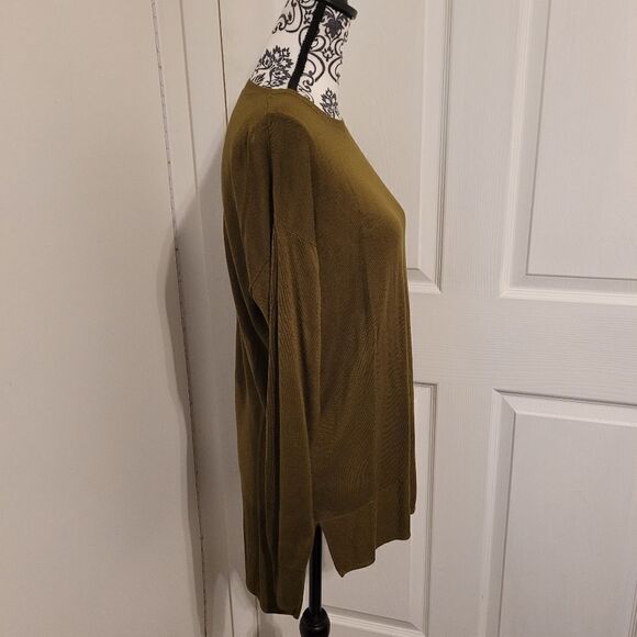 H&M green knit sweater top - Picture 2 of 5